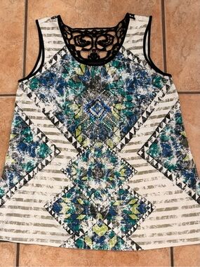 Style&co Sleeveless Tunic Top with Black Crochet Design on Upper Back (XL) NWOT